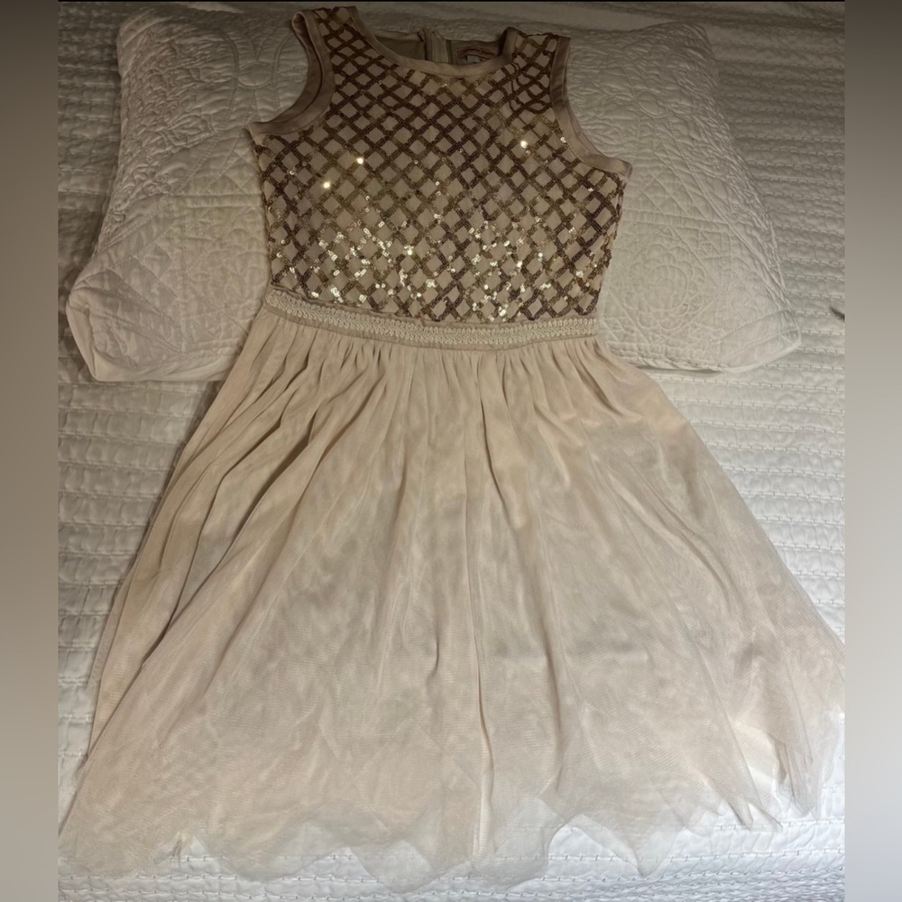 Girls dress